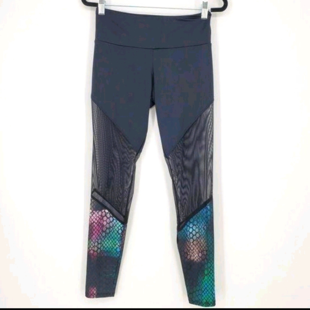 Onzie reptile print leggings small/ medium